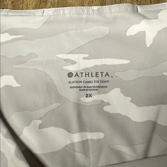 Athleta nwt elation camo 7 taupe light grey tan high rise stretchy 7/8 leggings - Picture 3 of 8